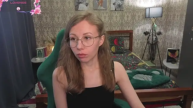 Lill Mary online show from 02-27-26, 05:07