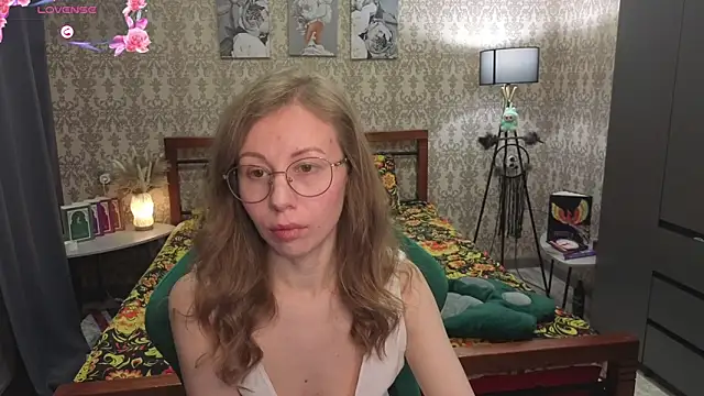 Lill Mary online show from 03-13-26, 01:43