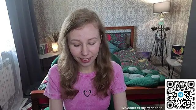 Lill Mary online show from 05-25-26, 06:23