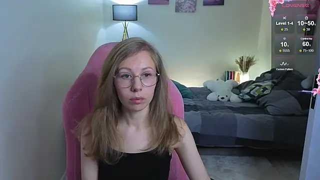 Lill Mary online show from 09-29-25, 01:34