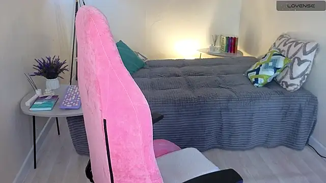 Lill Mary online show from 03-13-25, 03:54