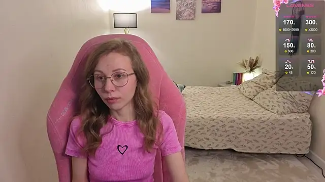 Lill Mary online show from 11-17-25, 04:05