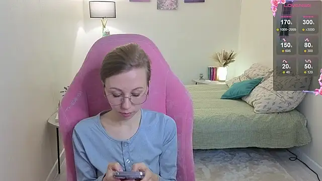 Lill Mary online show from 10-20-25, 02:24