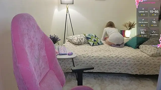 Lill Mary online show from 10-27-25, 02:23