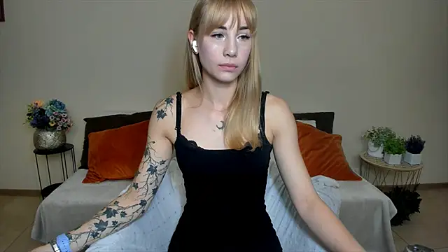 Snapshot of LunaBelli chatting on 09-28-25, 06:59 LunaBelli online show from 09-28-25, 06:59