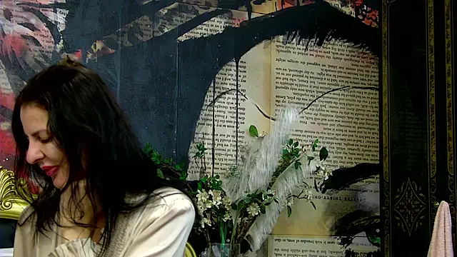 TessaKlarn online show from 10-25-25, 05:39