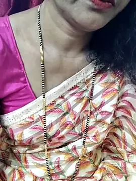 Snapshot of anuradha1432 chatting on 10-08-25, 10:17 anuradha1432 online show from 10-08-25, 10:17