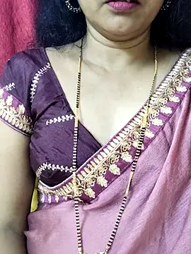 Snapshot of anuradha1432 chatting on 09-18-25, 08:39 anuradha1432 online show from 09-18-25, 08:39