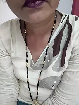 anuradha1432 online show from 08-08-26, 10:55
