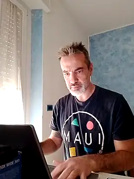 Snapshot of Marcolino183 chatting on 02-21-25, 02:38 Marcolino183 online show from 02-21-25, 02:38