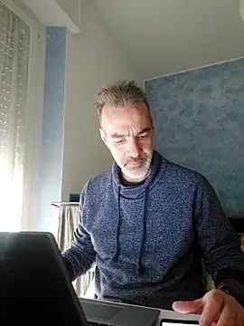 Snapshot of Marcolino183 chatting on 01-31-25, 09:27 Marcolino183 online show from 01-31-25, 09:27