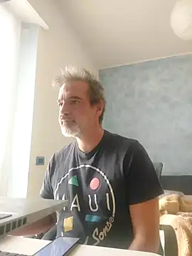 Snapshot of Marcolino183 chatting on 01-08-26, 09:59 Marcolino183 online show from 01-08-26, 09:59