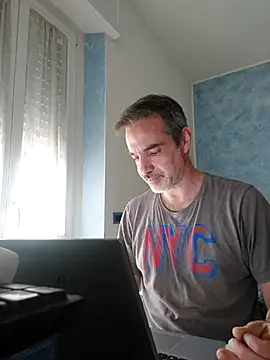 Snapshot of Marcolino183 chatting on 03-18-25, 09:12 Marcolino183 online show from 03-18-25, 09:12