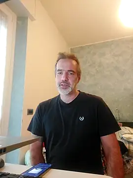 Snapshot of Marcolino183 chatting on 12-16-25, 08:29 Marcolino183 online show from 12-16-25, 08:29