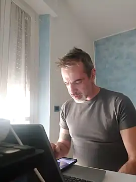 Snapshot of Marcolino183 chatting on 03-06-25, 03:13 Marcolino183 online show from 03-06-25, 03:13