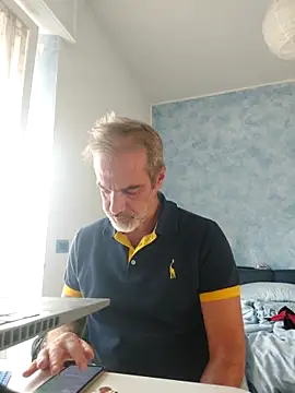 Snapshot of Marcolino183 chatting on 09-19-25, 07:45 Marcolino183 online show from 09-19-25, 07:45