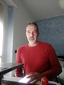 Snapshot of Marcolino183 chatting on 10-14-25, 07:42 Marcolino183 online show from 10-14-25, 07:42