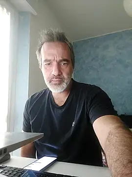 Snapshot of Marcolino183 chatting on 12-17-25, 08:19 Marcolino183 online show from 12-17-25, 08:19