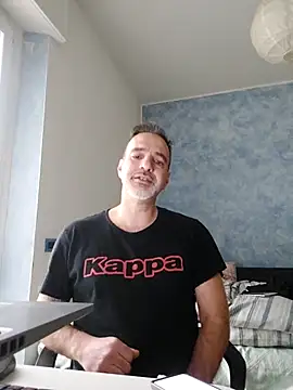 Snapshot of Marcolino183 chatting on 02-02-26, 08:24 Marcolino183 online show from 02-02-26, 08:24