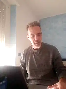 Snapshot of Marcolino183 chatting on 02-17-25, 01:44 Marcolino183 online show from 02-17-25, 01:44