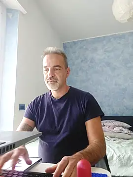 Snapshot of Marcolino183 chatting on 10-15-25, 07:16 Marcolino183 online show from 10-15-25, 07:16