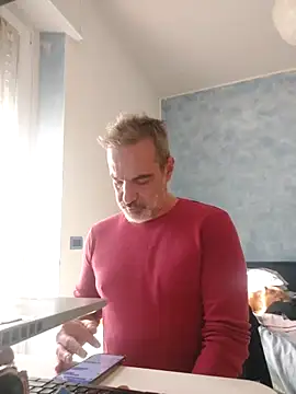 Snapshot of Marcolino183 chatting on 11-05-25, 08:28 Marcolino183 online show from 11-05-25, 08:28