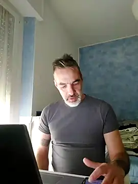 Snapshot of Marcolino183 chatting on 02-07-25, 02:47 Marcolino183 online show from 02-07-25, 02:47