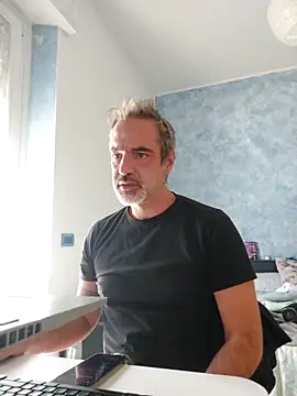 Snapshot of Marcolino183 chatting on 09-29-25, 07:48 Marcolino183 online show from 09-29-25, 07:48