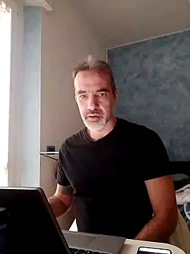 Snapshot of Marcolino183 chatting on 02-11-25, 10:36 Marcolino183 online show from 02-11-25, 10:36