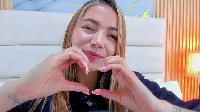 Mia Malkovaa  online show from 06-01-26, 03:44