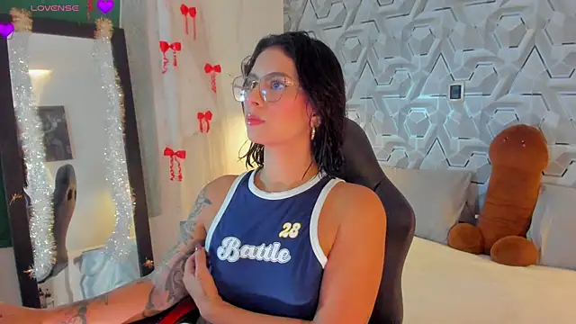 Sophiee Hill online show from 04-09-26, 07:03