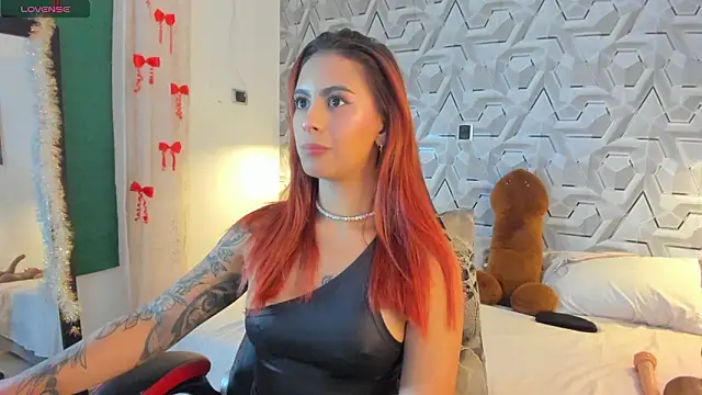 Snapshot of Sophiee_Hill chatting on 02-09-26, 06:33 Sophiee Hill online show from 02-09-26, 06:33