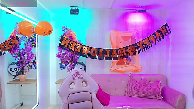 Gabby evanns online show from 10-31-25, 11:51