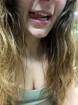 Snapshot of psilybaby chatting on 03-08-25, 06:10 psilybaby online show from 03-08-25, 06:10