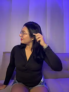 Snapshot of camianddanna chatting on 01-18-26, 12:58 camianddanna online show from 01-18-26, 12:58