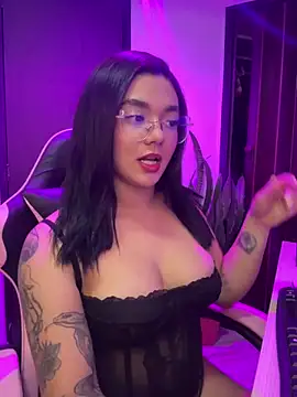 Snapshot of camianddanna chatting on 02-14-26, 03:40 camianddanna online show from 02-14-26, 03:40