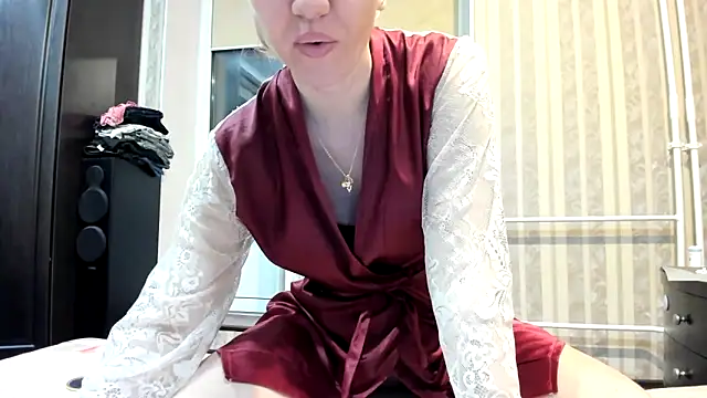 Cookiecutey online show from 04-15-26, 07:58