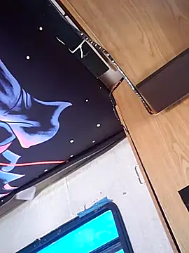 LargeDominoes online show from 03-24-26, 06:08