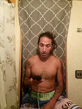 LargeDominoes online show from 04-06-26, 04:57