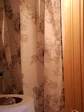 LargeDominoes online show from 03-23-26, 06:13