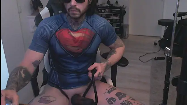 Snapshot of LuggiJack chatting on 01-26-25, 12:43 LuggiJack online show from 01-26-25, 12:43