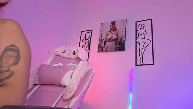 ashlyrey-1 online show from 12-16-25, 12:15