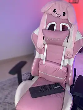 ashlyrey-1 online show from 12-17-25, 10:15