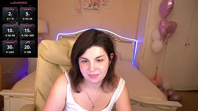 Snapshot of MirandaWong chatting on 03-03-25, 09:55 MirandaWong online show from 03-03-25, 09:55