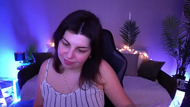 MirandaWong online show from 03-25-26, 05:51