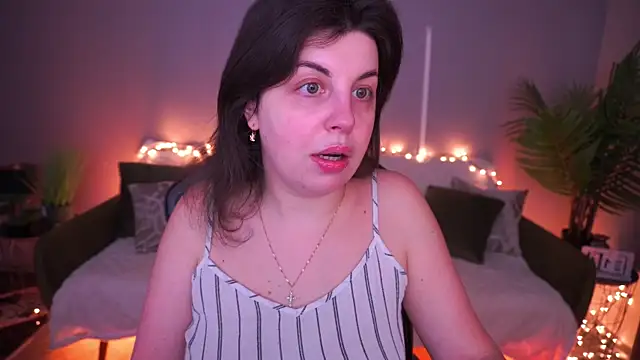 MirandaWong online show from 03-15-26, 05:47