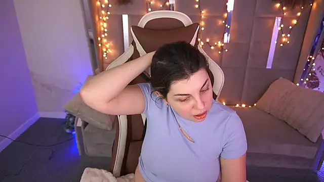 Snapshot of MirandaWong chatting on 02-15-26, 06:58 MirandaWong online show from 02-15-26, 06:58