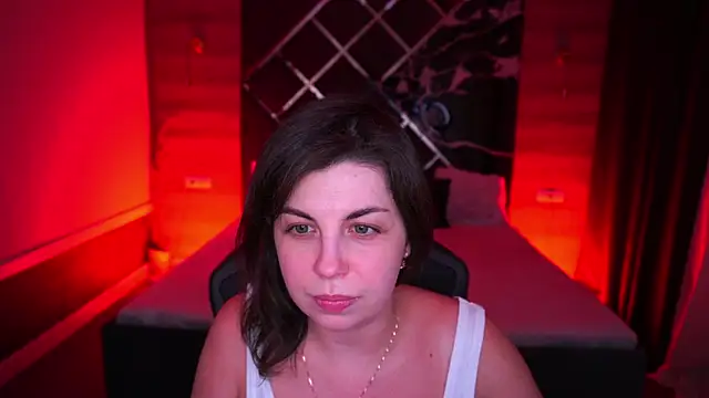 Snapshot of MirandaWong chatting on 09-21-25, 07:19 MirandaWong online show from 09-21-25, 07:19