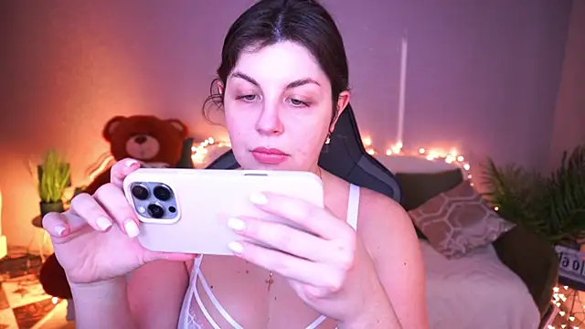 MirandaWong online show from 03-07-26, 05:58