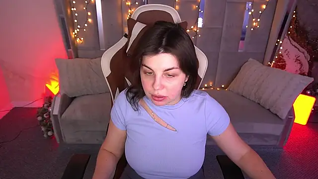 Snapshot of MirandaWong chatting on 02-11-26, 06:46 MirandaWong online show from 02-11-26, 06:46